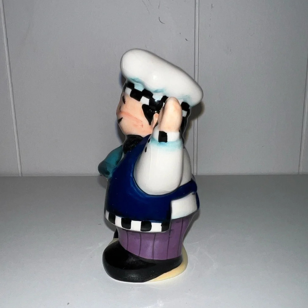Chef Salt/Pepper Shaker - Picture 2 of 5